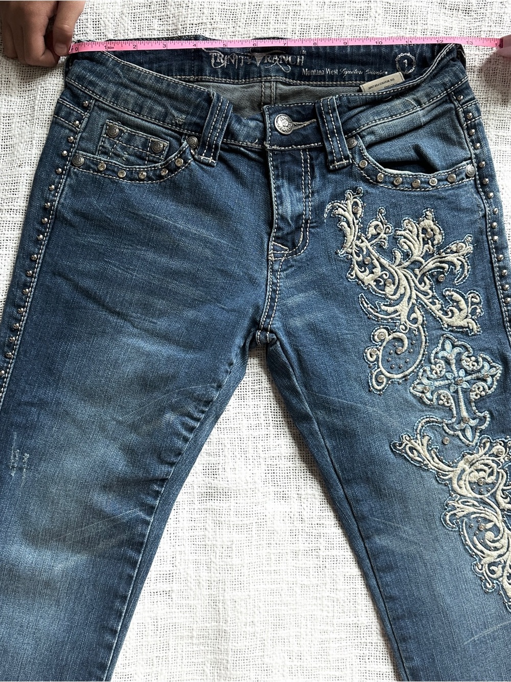 Trinity Ranch Embroidery Embossed Studded Low Rise Bootcut Jeans 🐃 Size 1 - Picture 5 of 8